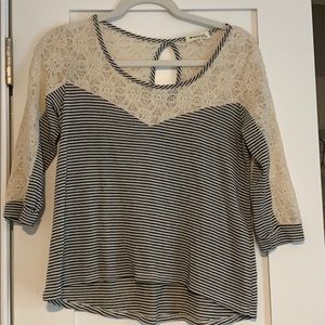 Size small top. Great condition